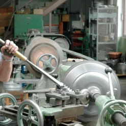 Wandleuchte im Fabrik-Design Berlin W340