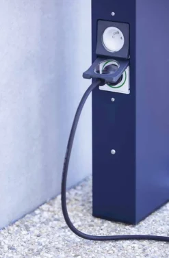 Wegeleuchte mit zwei Schuko-Steckdosen Brick