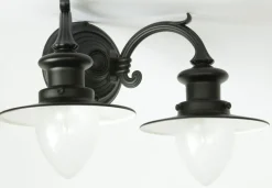 Zweiflammige Wandlampe für Außen mit Spitzzylindern