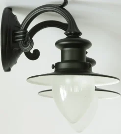 Zweiflammige Wandlampe für Außen mit Spitzzylindern